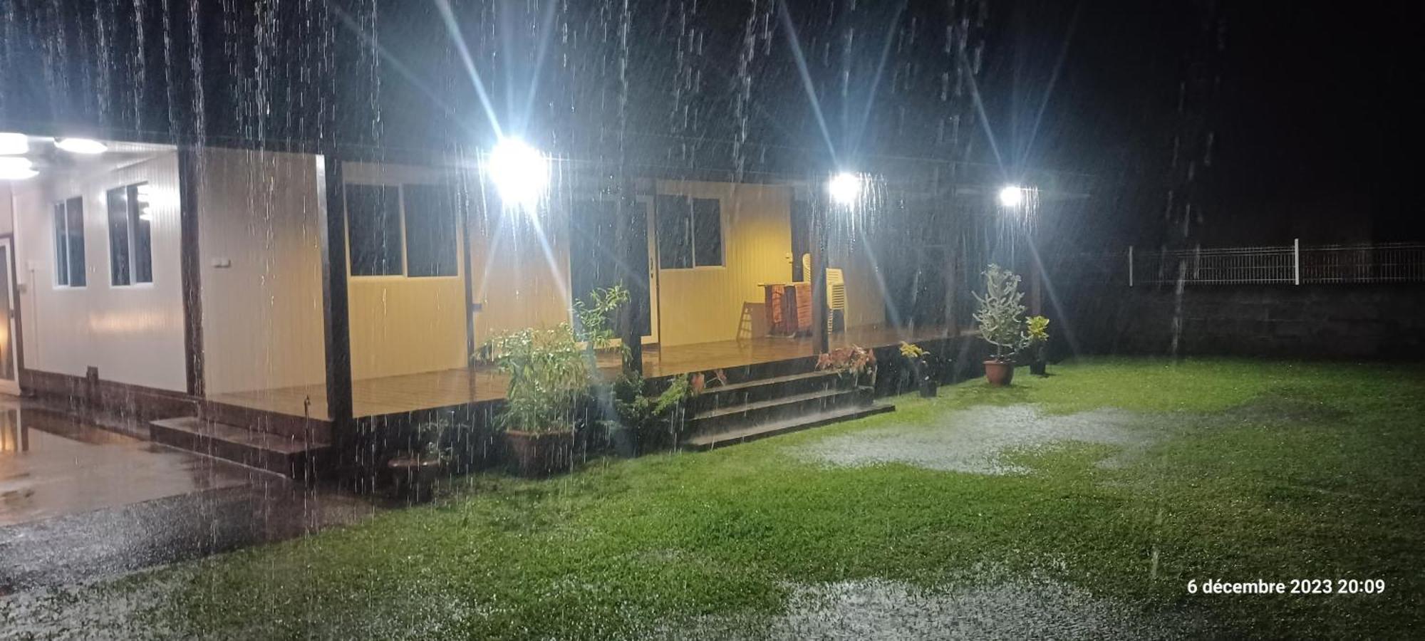 Hava'E Lodge Teahupoo Exteriör bild