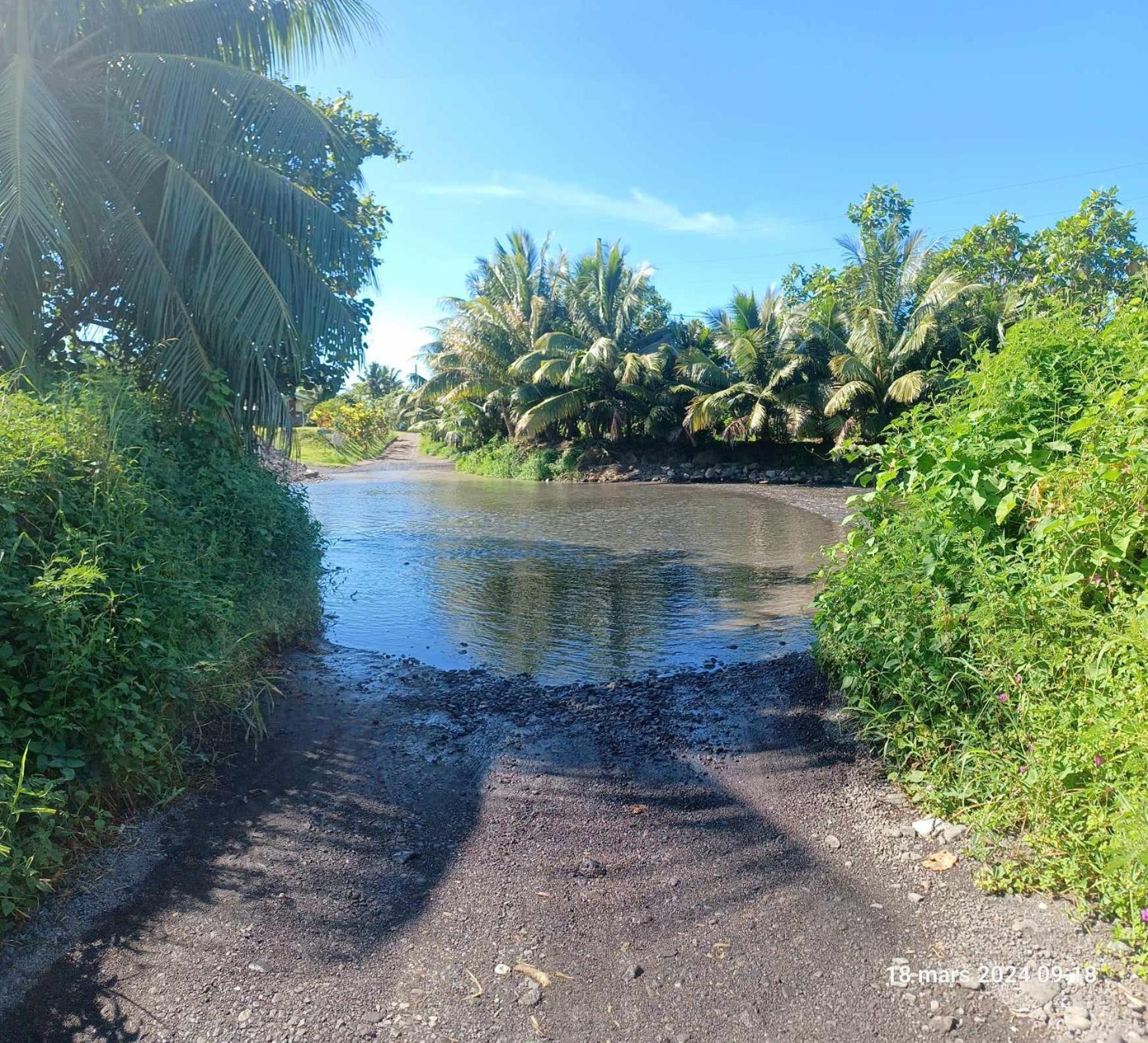 Hava'E Lodge Teahupoo Exteriör bild