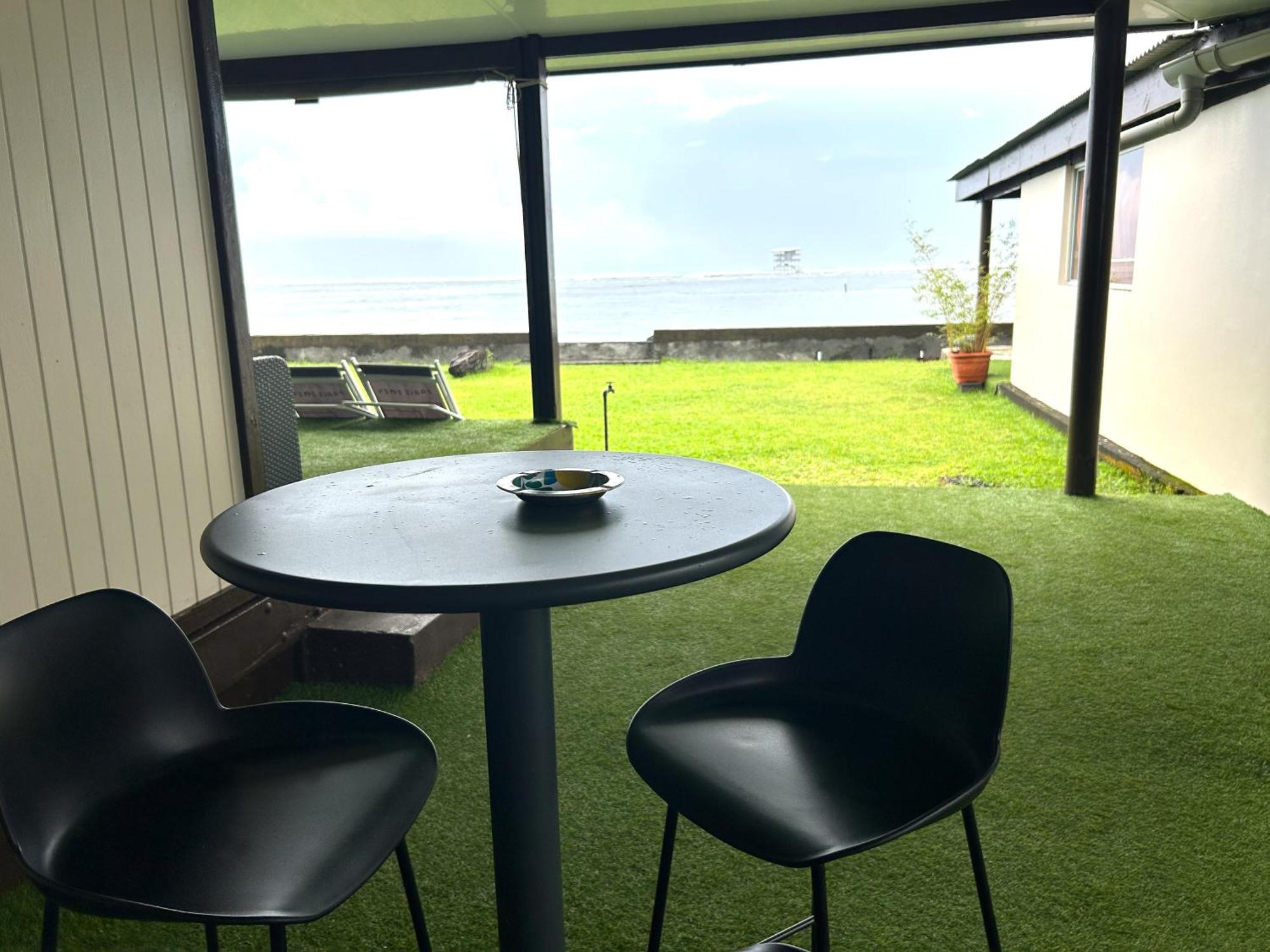 Hava'E Lodge Teahupoo Exteriör bild