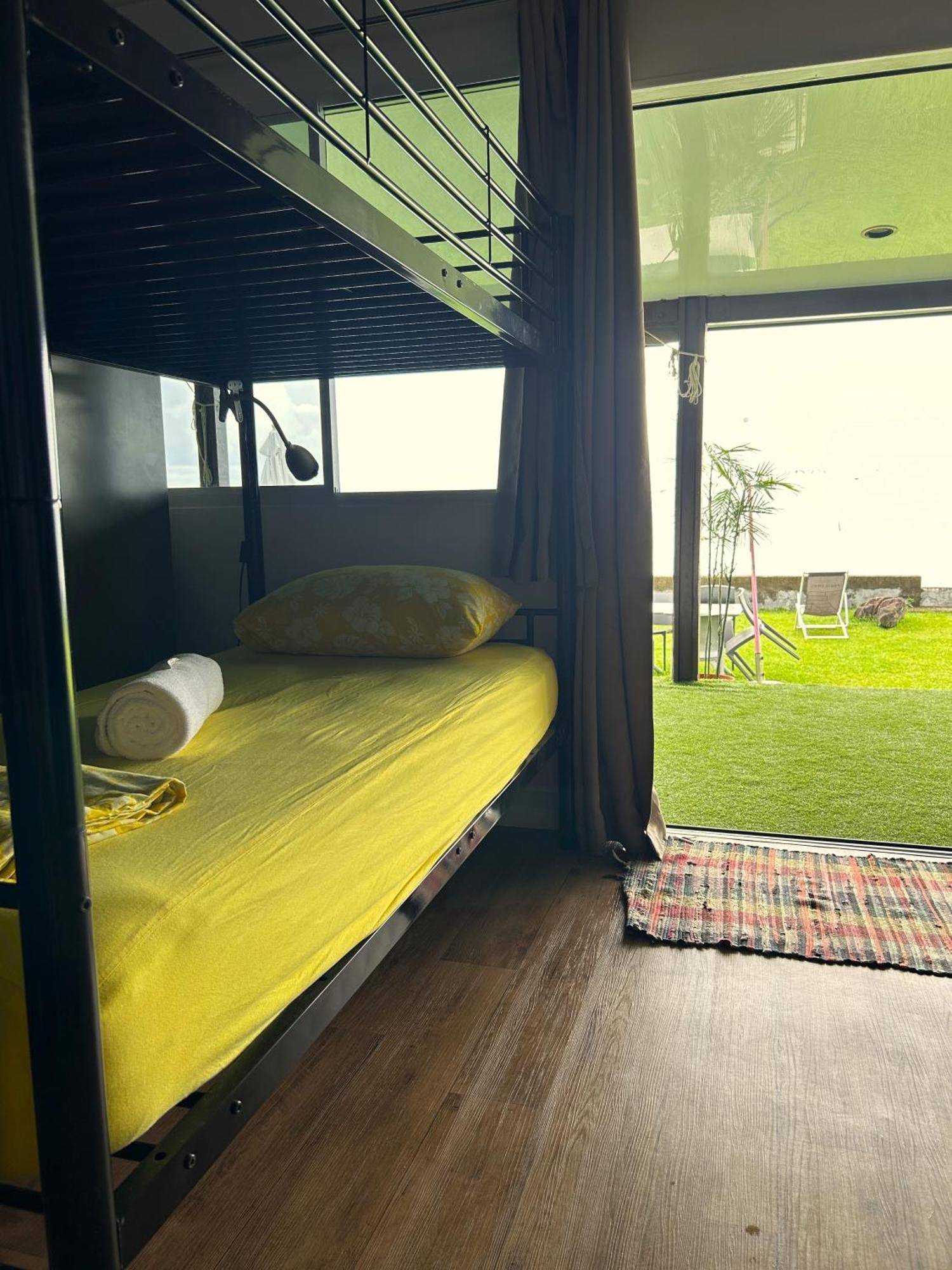 Hava'E Lodge Teahupoo Exteriör bild