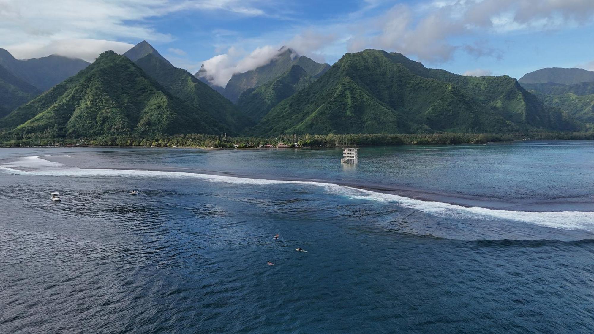 Hava'E Lodge Teahupoo Exteriör bild