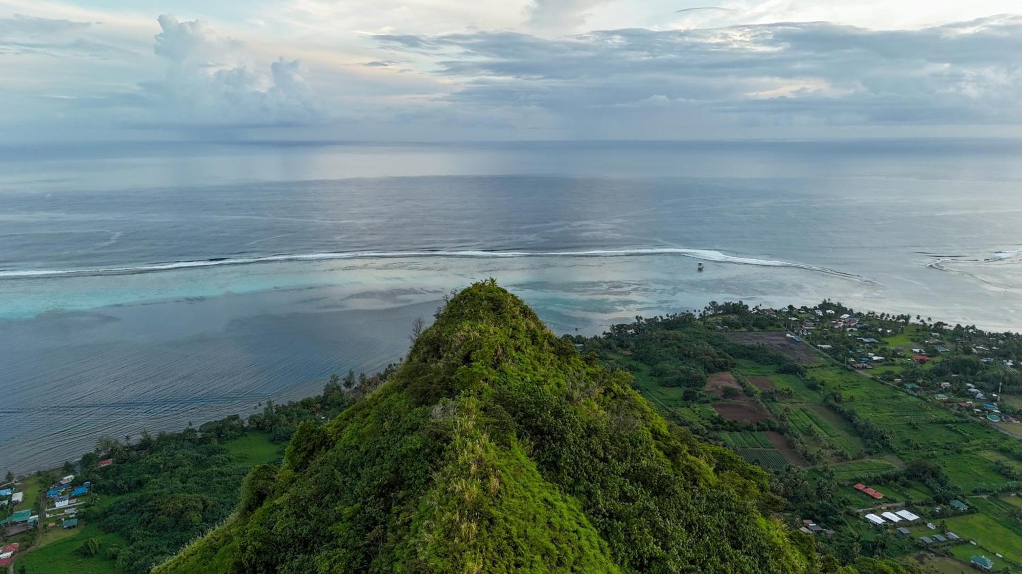 Hava'E Lodge Teahupoo Exteriör bild