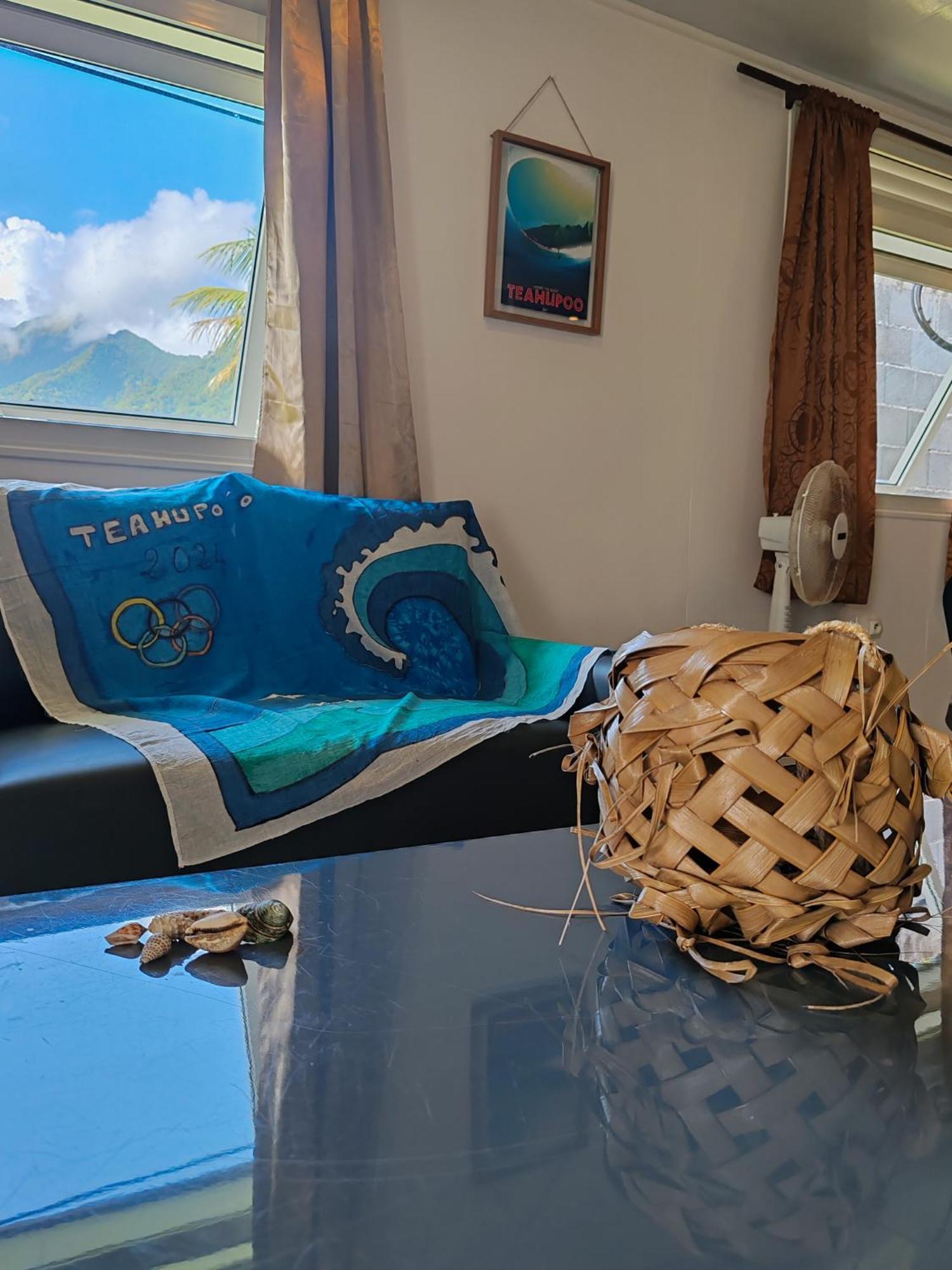 Hava'E Lodge Teahupoo Exteriör bild